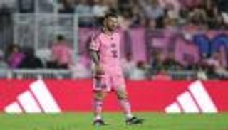 أغضب الجماهير مجددا.. ميسي يغيب عن مباراة لسبب غريب