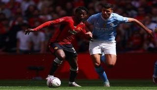 رودري لاعب وسط مانشستر سيتي