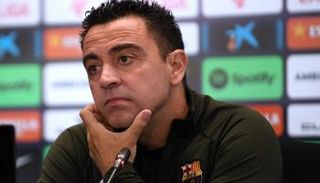 تشافي هيرنانديز مدرب برشلونة