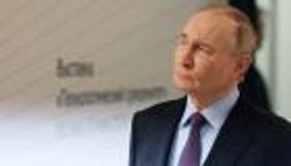 بوتين «يصفع» أمريكا بحطام مروحية رئيسي