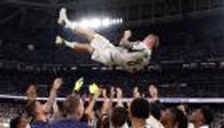 بعد ليلة الدموع.. كيف ودع ريال مدريد توني كروس؟ (فيديو)