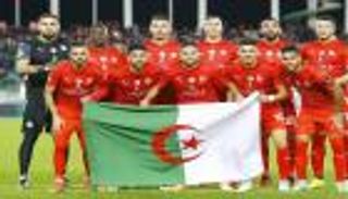 بقرار غريب.. نادٍ جزائري يهدي لاعبه للدوري الفرنسي مجانا