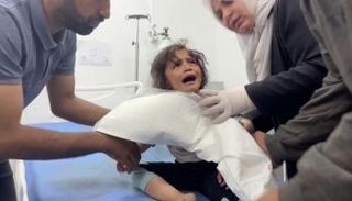 القصف أسفر عن مقتل وإصابة العشرات في مخيم النازحين برفح