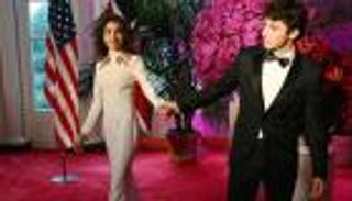 حفيدة بايدن تواعد شابا عربيا؟