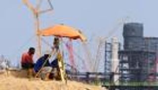 نفط أفريقيا الحائر.. مصلحة الوطن أم المناخ؟