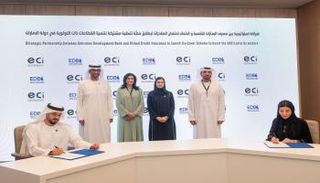 جانب من توقيع اتفاق الشراكة