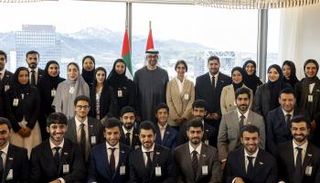 الشيخ محمد بن زايد آل نهيان مع طلبة الإمارات في كوريا الجنوبية