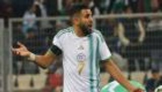 ادعاء وتكذيب.. صدمة دولية تهدد مسيرة رياض محرز