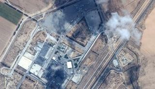 لقطة جوية لمعبر رفح الذي تسيطر عليه إسرائيل حاليا - رويترز