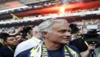 استقبال أسطوري.. مورينيو «ملك» فنربخشه (فيديو)