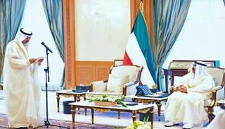 ولي عهد الكويت يؤدي اليمين الدستورية
