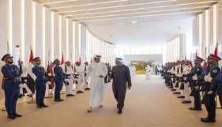 جانب من استقبال الشيخ محمد بن زايد آل نهيان للشيخ تميم بن حمد آل ثاني