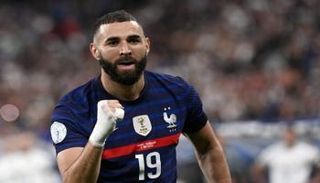 كريم بنزيما بقميص منتخب فرنسا