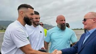 كريم بنزيما في الجزائر