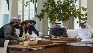 الشيخ محمد بن زايد آل نهيان يستقبل الوفد الأفغاني