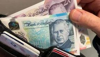  أوراق نقدية تحمل صورة الملك تشارلز