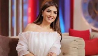 الفنانة مي عمر
