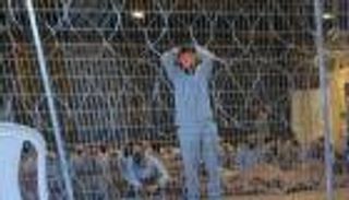 «ارتدوا حفاضات ومُنعوا من النوم».. يوميات فلسطينيين من غزة داخل سجن إسرائيلي