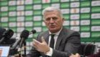 بعد صدمة غينيا.. بيتكوفيتش يرفض الاتهامات بشأن محرز