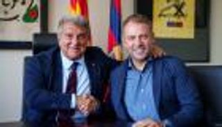 بسبب 10 لاعبين.. برشلونة مهدد بالفشل في عهد فليك