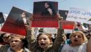 أبناء نخبة إيران والغرب.. الحلم يتحدى السياسة