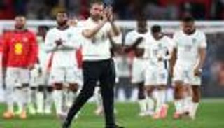 «عامل نظافة».. روبوت ألماني يخدم منتخب إنجلترا في يورو 2024 (صورة)