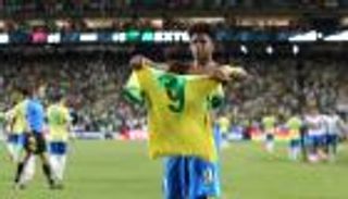 حطم رقما غاب 67 عاما.. جوهرة ريال مدريد يعبث مجددا بإرث بيليه