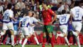 بطل مغمور يُحبط رونالدو.. أغرب نسخة في تاريخ كأس أمم أوروبا (فيديو)