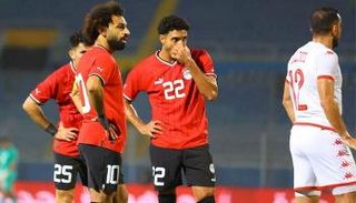 محمد صلاح مع زملائه في منتخب مصر