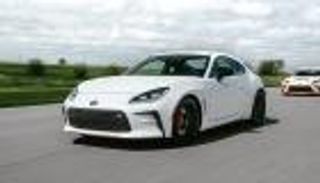 أرخص 10 سيارات من تويوتا موديلات 2024.. بالمواصفات