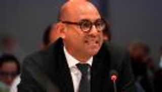 سايمون ستيل: لا توجد عصا سحرية لترويض تغير المناخ