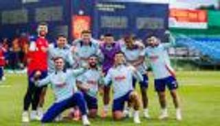 قصة تلميذ في يورو 2024.. أحضر واجباته بسبب الامتحانات