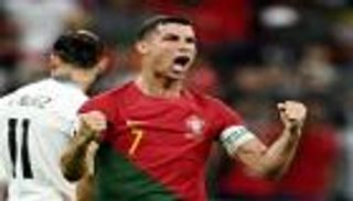 زين يومه التاريخي بهدف صاروخي.. كريستيانو رونالدو يحتكر كرة القدم