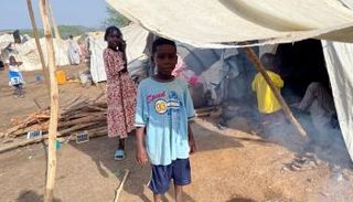 نازحون سودانيون فارون من المعارك