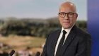 «طيف الجنرال الثائر» ولوبان.. هل ينجح «التحالف الهجين»؟