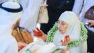 أكبر حاجة تصل السعودية.. تؤدي المناسك بعمر 130 عاما