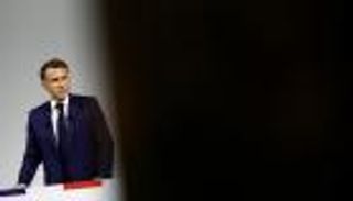 ماكرون بأول ظهور منذ قرار الأحد.. توضيح مسار أم تبرير «زلزال»؟