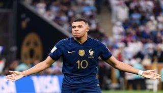 كيليان مبابي، نجم منتخب فرنسا