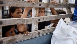 تشييع فلسطينيين قتلوا في قصف إسرائيلي على رفح 