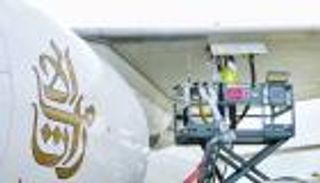 رحلات طيران الإمارات من سنغافورة بالوقود المستدام