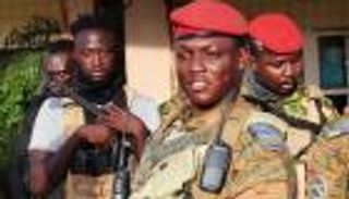 قصف وإنذار والرئيس تراوري «مختفٍ».. ماذا يحدث في بوركينا فاسو؟