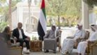 بمشاركة غوارديولا.. منصور بن زايد يحتفي بإنجاز مانشستر سيتي التاريخي (صورة)