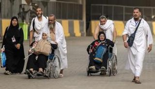 الحجاج يتجهون إلى مشعر منى