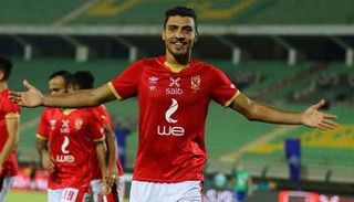 محمد شريف بقميص الأهلي