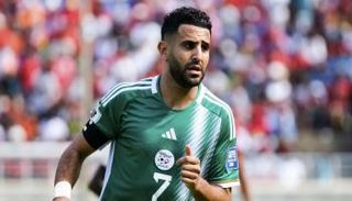 رياض محرز قائد منتخب الجزائر