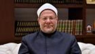 «تطبيق مشبوه».. تحذير من فيديو مزيف منسوب لمفتي مصر