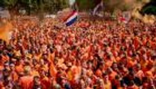 يورو 2024.. كرنفال هولندي مثير يُزيّن شوارع ألمانيا (فيديو)