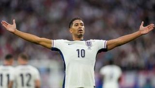 بيلينغهام نجم منتخب إنجلترا ضد صربيا