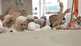 رمي الجمرات في أول أيام التشريق