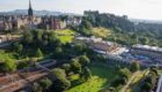 مدينة أوروبية تحظر إعلانات منتجات الوقود الأحفوري.. ما قصتها؟